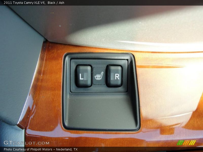 Black / Ash 2011 Toyota Camry XLE V6