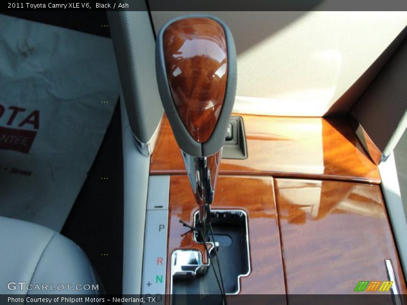Black / Ash 2011 Toyota Camry XLE V6