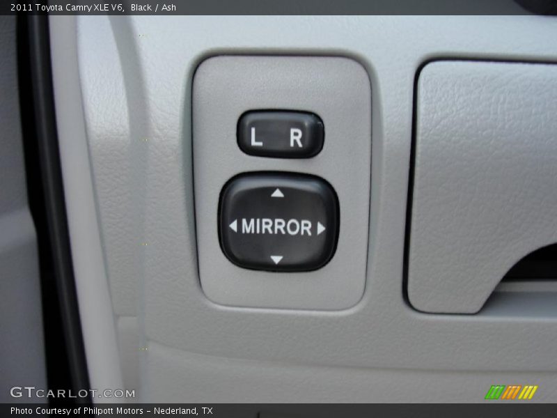 Black / Ash 2011 Toyota Camry XLE V6