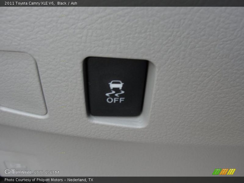 Black / Ash 2011 Toyota Camry XLE V6