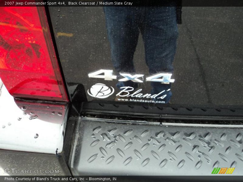 Black Clearcoat / Medium Slate Gray 2007 Jeep Commander Sport 4x4