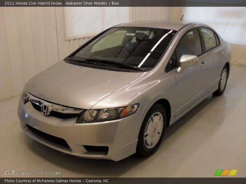 Front 3/4 View of 2011 Civic Hybrid Sedan