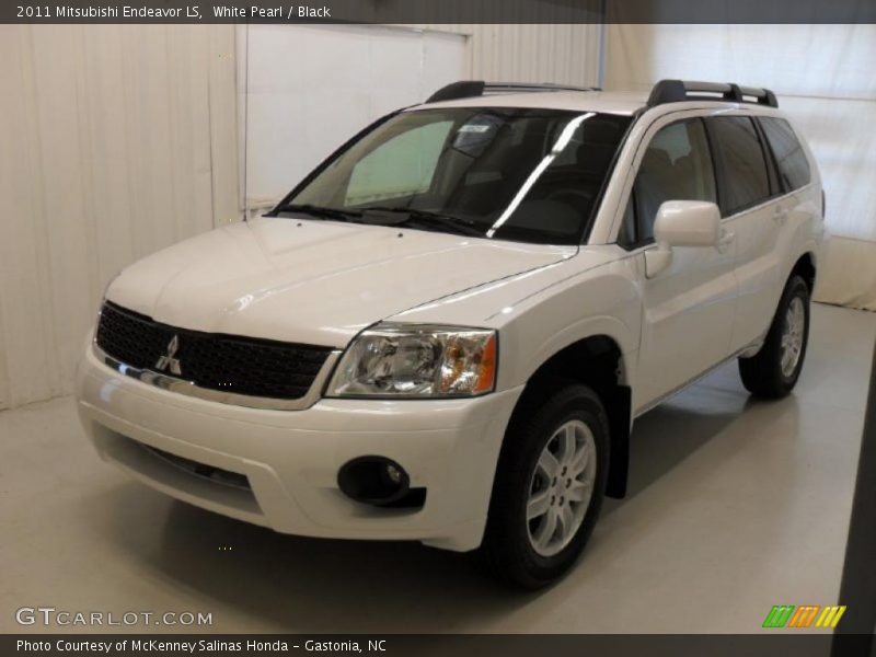 White Pearl / Black 2011 Mitsubishi Endeavor LS
