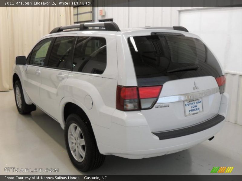 White Pearl / Black 2011 Mitsubishi Endeavor LS