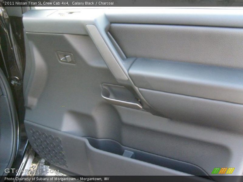 Galaxy Black / Charcoal 2011 Nissan Titan SL Crew Cab 4x4