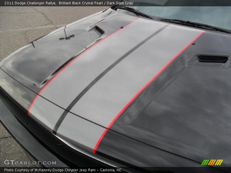  2011 Challenger Rallye Brilliant Black Crystal Pearl