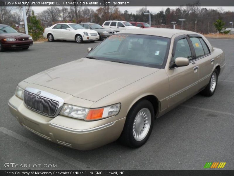 Front 3/4 View of 1999 Grand Marquis LS