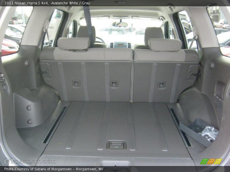  2011 Xterra S 4x4 Trunk