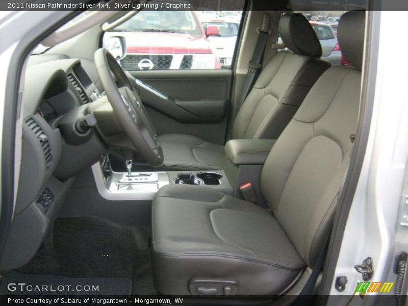  2011 Pathfinder Silver 4x4 Graphite Interior