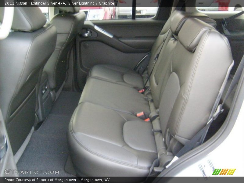  2011 Pathfinder Silver 4x4 Graphite Interior