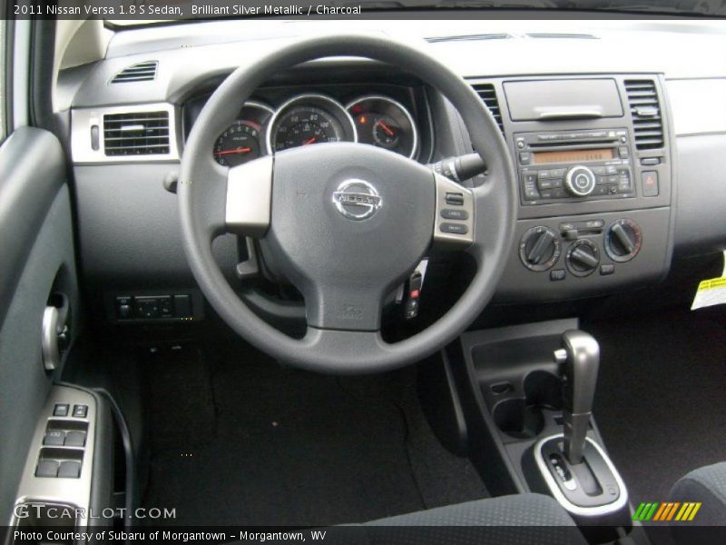 Dashboard of 2011 Versa 1.8 S Sedan
