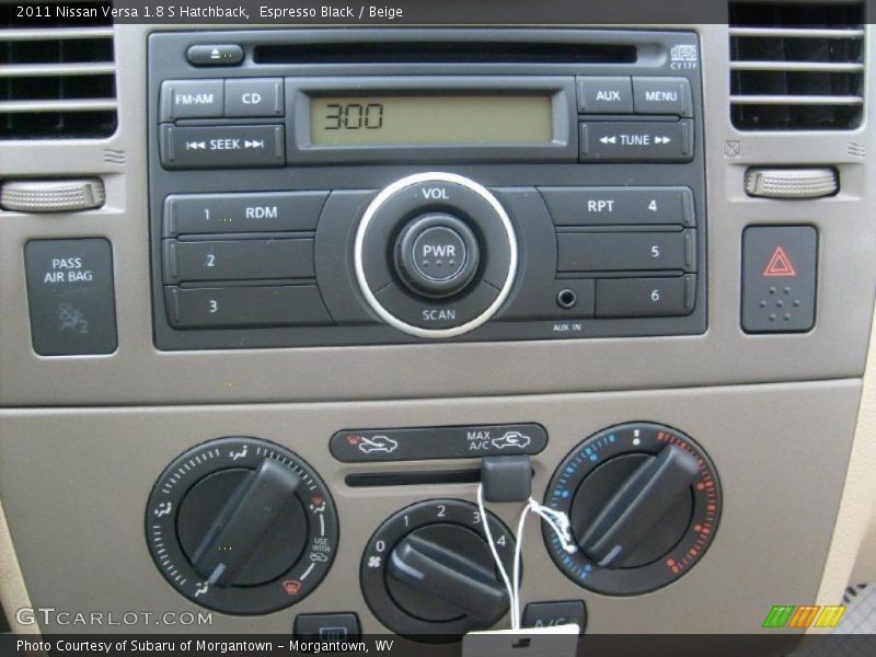 Espresso Black / Beige 2011 Nissan Versa 1.8 S Hatchback