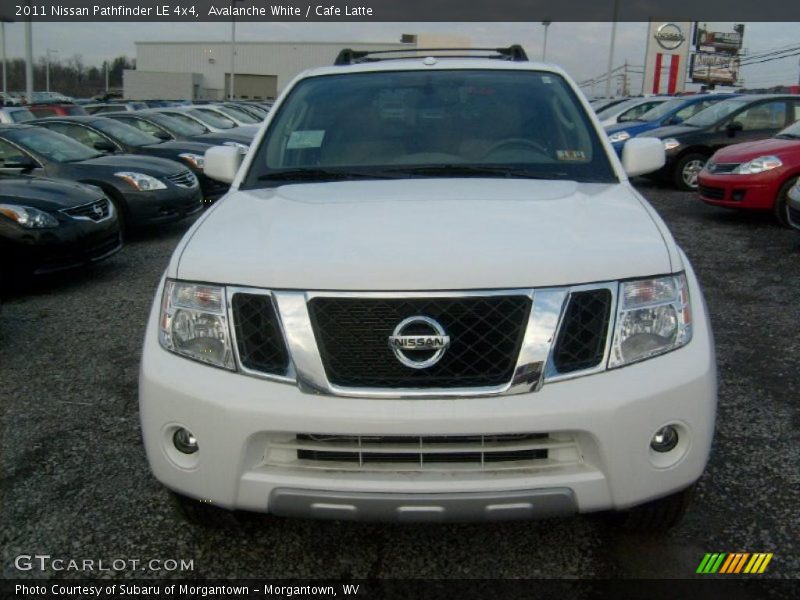  2011 Pathfinder LE 4x4 Avalanche White