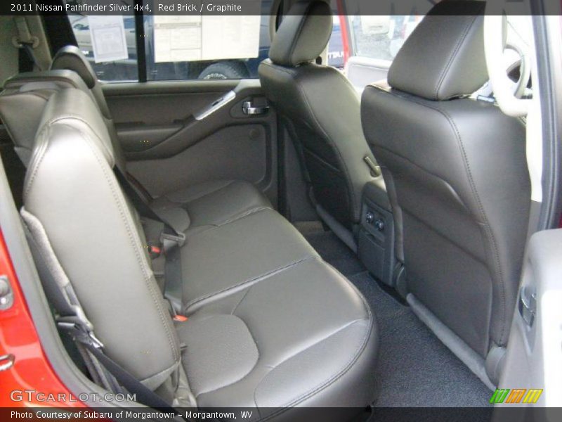  2011 Pathfinder Silver 4x4 Graphite Interior