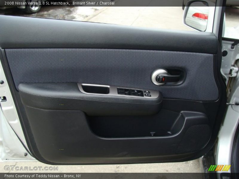 Brilliant Silver / Charcoal 2008 Nissan Versa 1.8 SL Hatchback