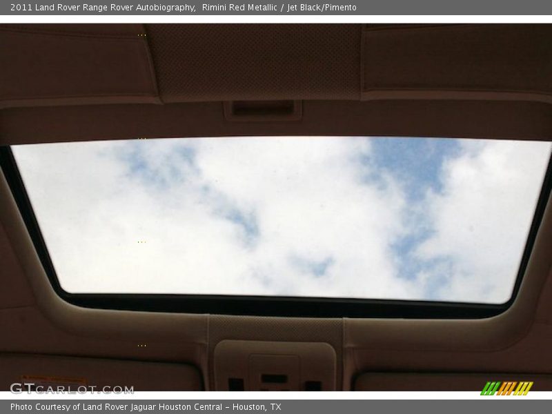 Sunroof of 2011 Range Rover Autobiography