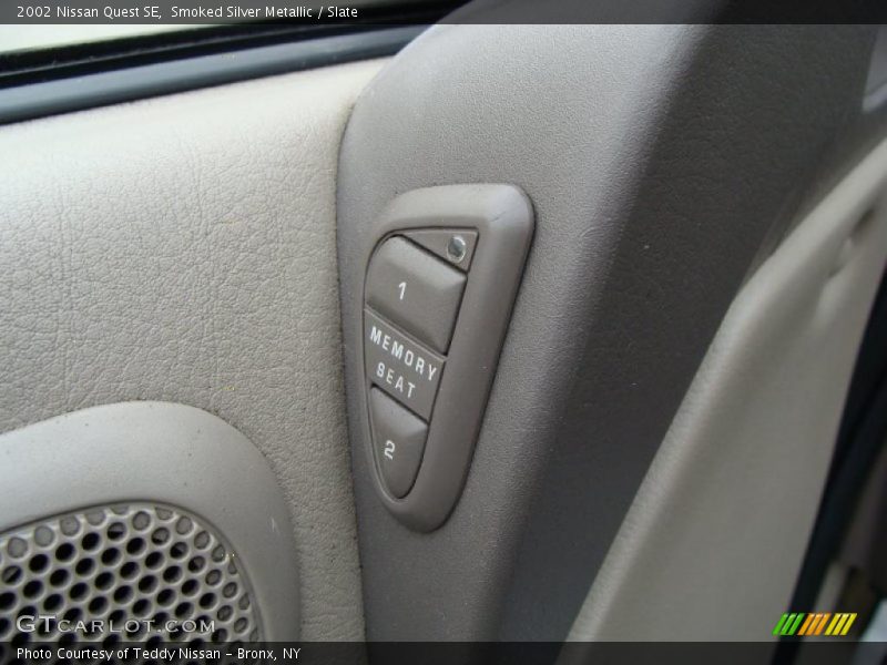 Smoked Silver Metallic / Slate 2002 Nissan Quest SE