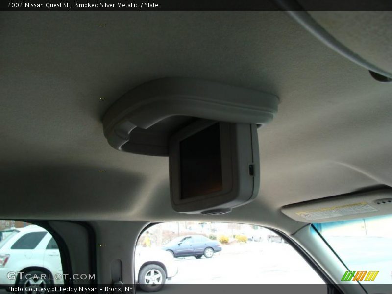 Smoked Silver Metallic / Slate 2002 Nissan Quest SE