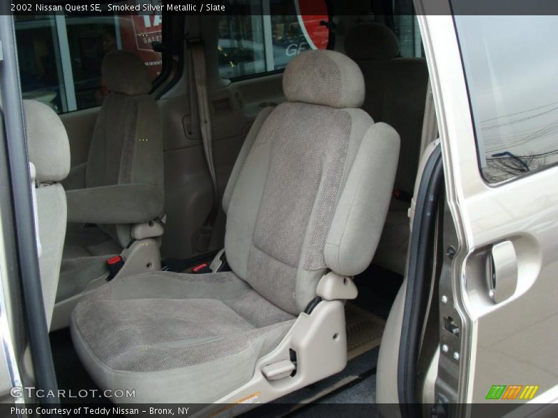 Smoked Silver Metallic / Slate 2002 Nissan Quest SE