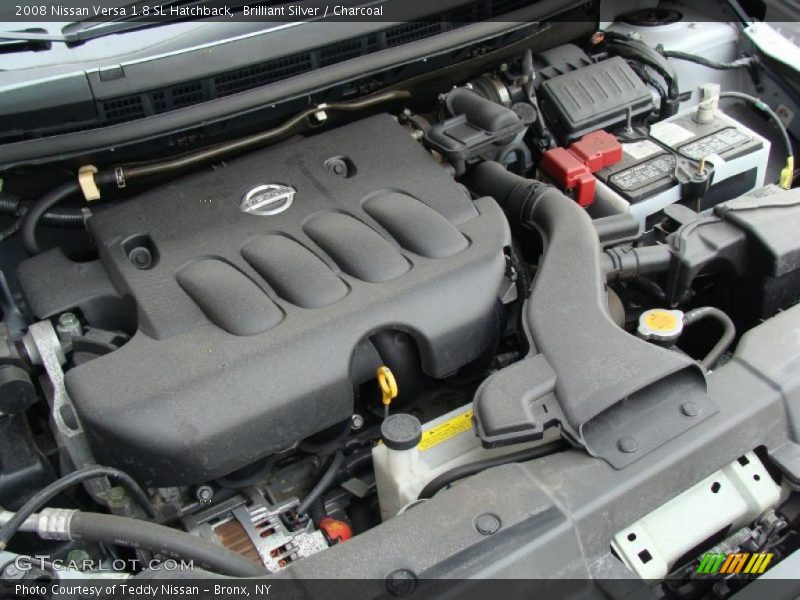 Brilliant Silver / Charcoal 2008 Nissan Versa 1.8 SL Hatchback