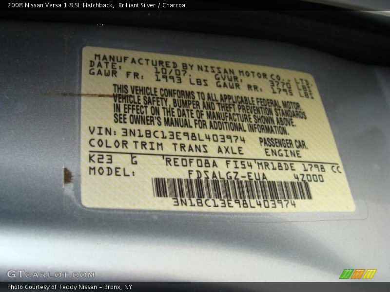 Brilliant Silver / Charcoal 2008 Nissan Versa 1.8 SL Hatchback