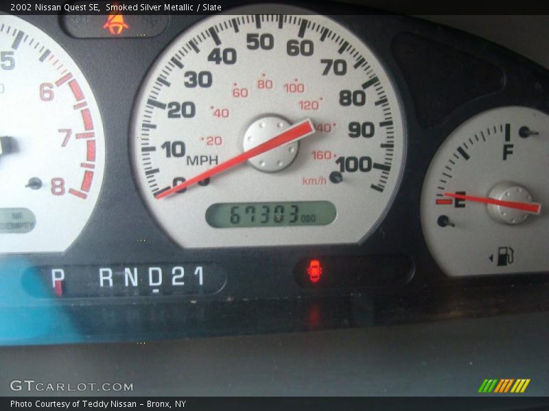 Smoked Silver Metallic / Slate 2002 Nissan Quest SE