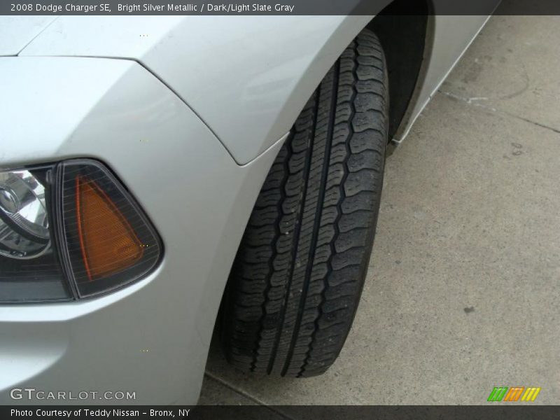 Bright Silver Metallic / Dark/Light Slate Gray 2008 Dodge Charger SE