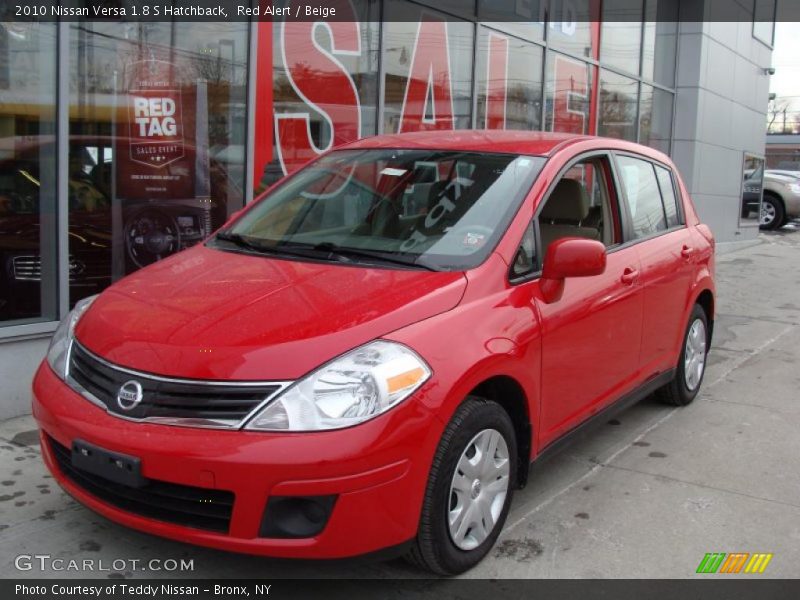Red Alert / Beige 2010 Nissan Versa 1.8 S Hatchback