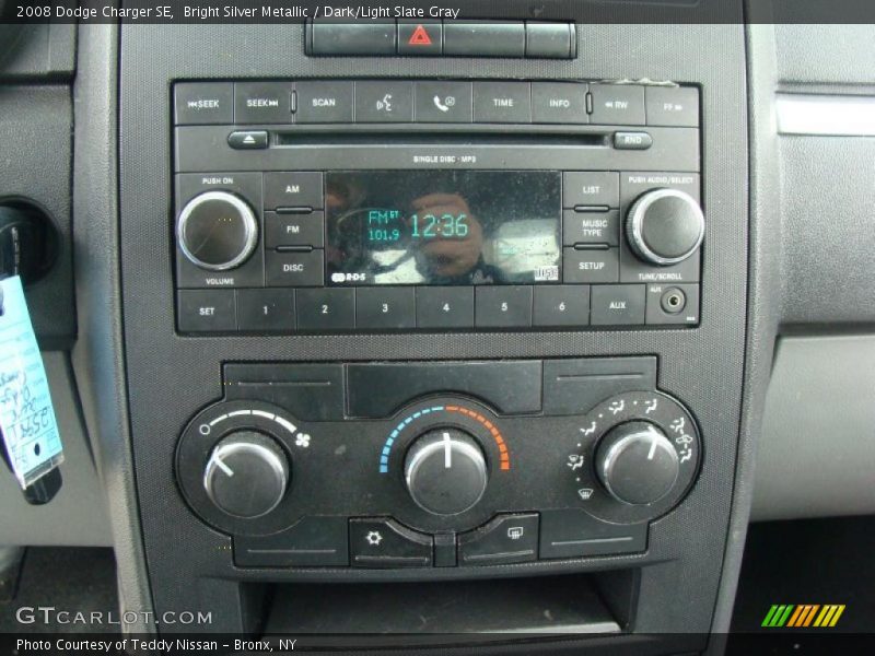 Bright Silver Metallic / Dark/Light Slate Gray 2008 Dodge Charger SE