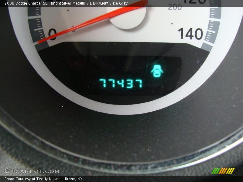 Bright Silver Metallic / Dark/Light Slate Gray 2008 Dodge Charger SE