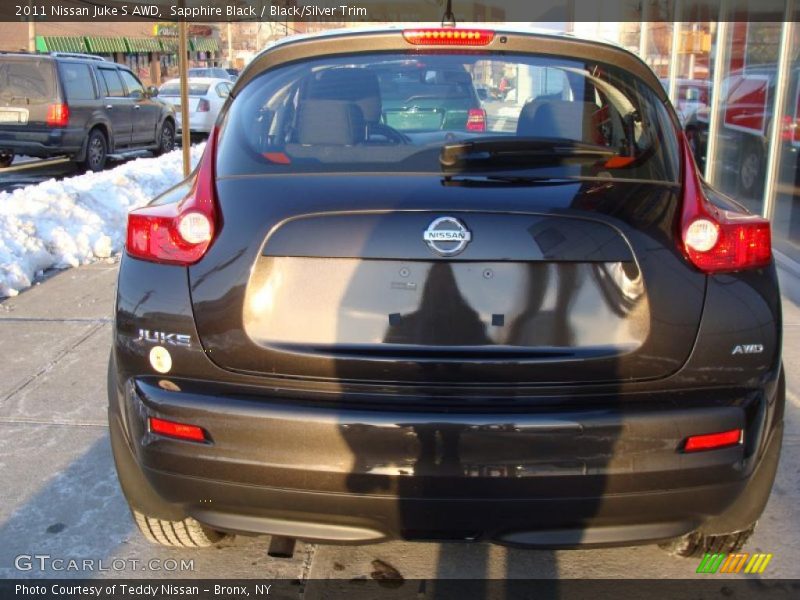 Sapphire Black / Black/Silver Trim 2011 Nissan Juke S AWD