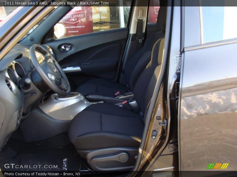 Sapphire Black / Black/Silver Trim 2011 Nissan Juke S AWD