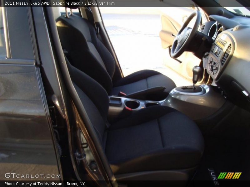 Sapphire Black / Black/Silver Trim 2011 Nissan Juke S AWD