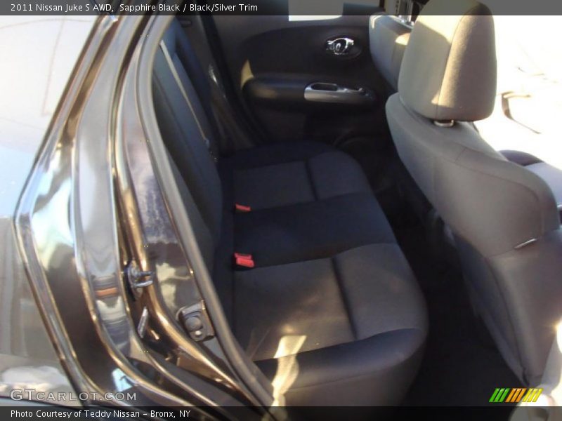 Sapphire Black / Black/Silver Trim 2011 Nissan Juke S AWD