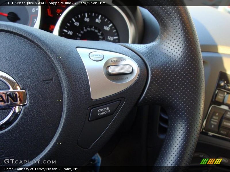 Sapphire Black / Black/Silver Trim 2011 Nissan Juke S AWD