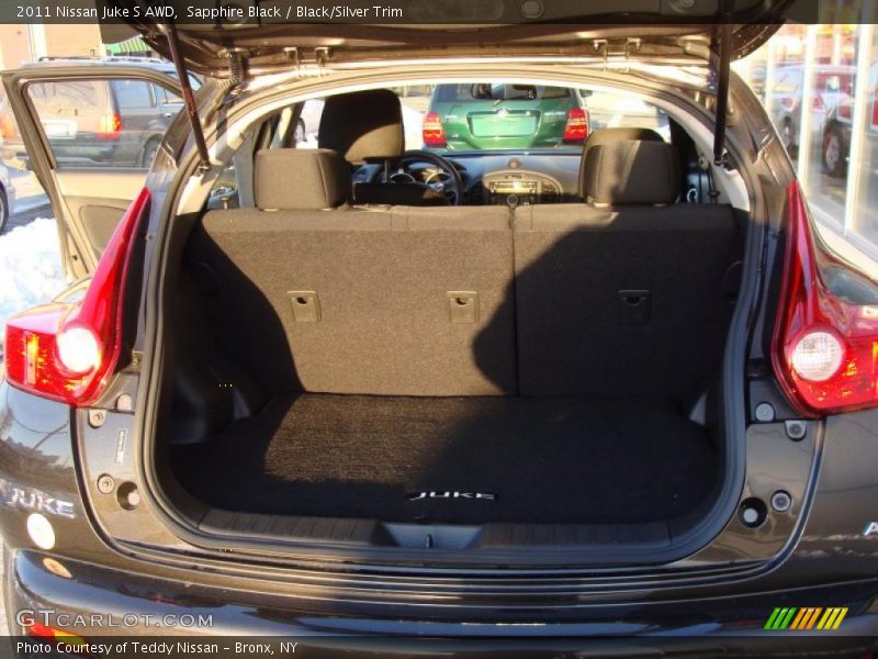 Sapphire Black / Black/Silver Trim 2011 Nissan Juke S AWD
