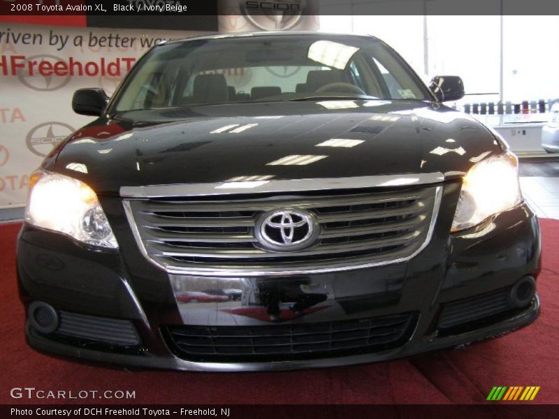 Black / Ivory Beige 2008 Toyota Avalon XL