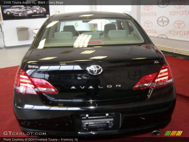 Black / Ivory Beige 2008 Toyota Avalon XL