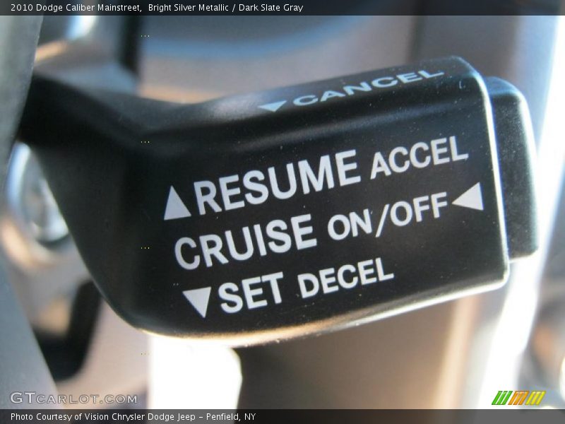 Bright Silver Metallic / Dark Slate Gray 2010 Dodge Caliber Mainstreet