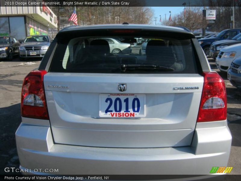 Bright Silver Metallic / Dark Slate Gray 2010 Dodge Caliber Mainstreet