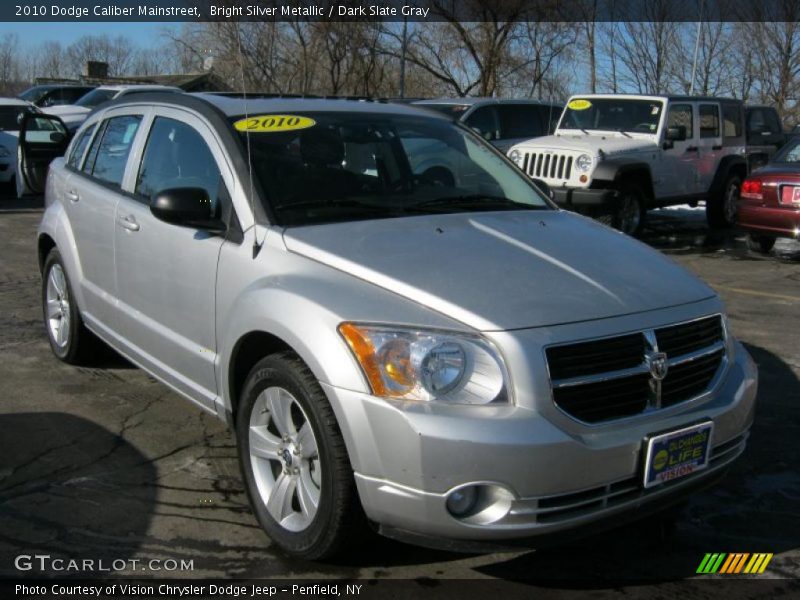 Bright Silver Metallic / Dark Slate Gray 2010 Dodge Caliber Mainstreet
