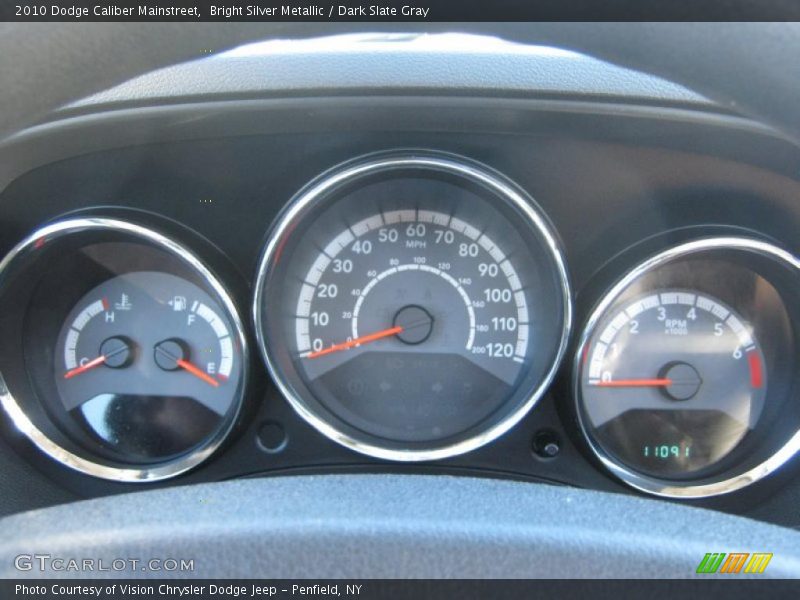 Bright Silver Metallic / Dark Slate Gray 2010 Dodge Caliber Mainstreet