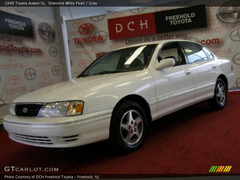 Diamond White Pearl / Gray 1998 Toyota Avalon XL