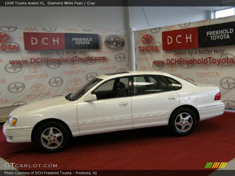 Diamond White Pearl / Gray 1998 Toyota Avalon XL