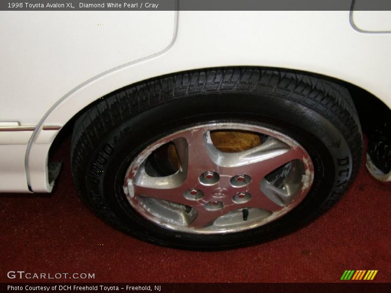 Diamond White Pearl / Gray 1998 Toyota Avalon XL