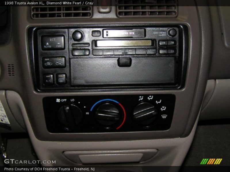 Diamond White Pearl / Gray 1998 Toyota Avalon XL