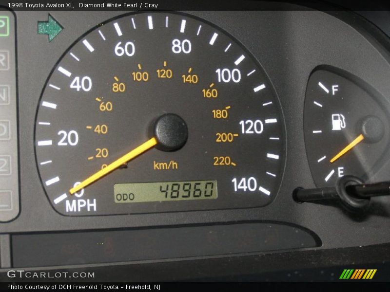 Diamond White Pearl / Gray 1998 Toyota Avalon XL