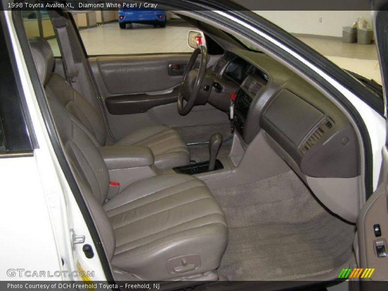 Diamond White Pearl / Gray 1998 Toyota Avalon XL
