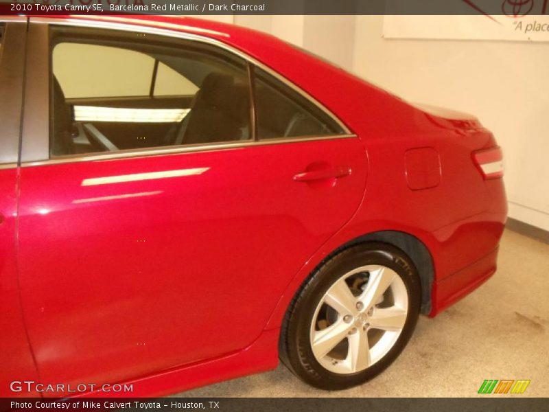 Barcelona Red Metallic / Dark Charcoal 2010 Toyota Camry SE