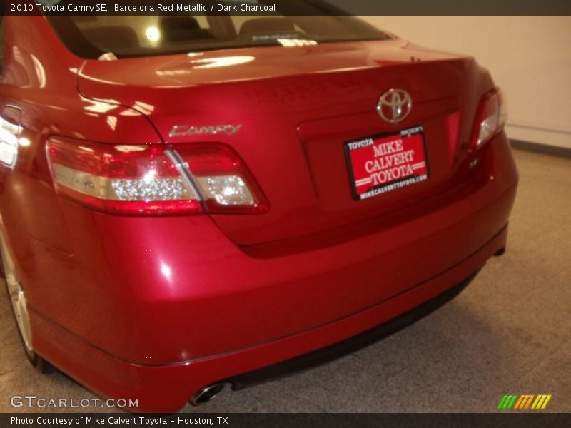 Barcelona Red Metallic / Dark Charcoal 2010 Toyota Camry SE